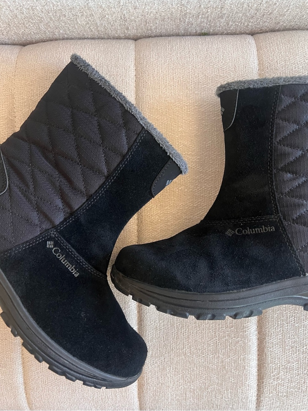 Columbia Black Quilted Suede-Trim Winter Boots